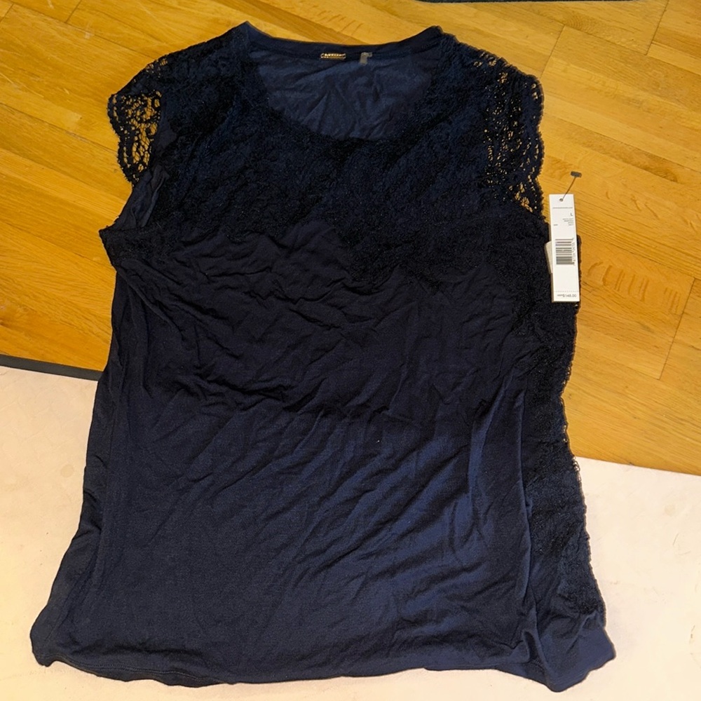 Elie Tahari brand new black lace cap sleeve tee - large